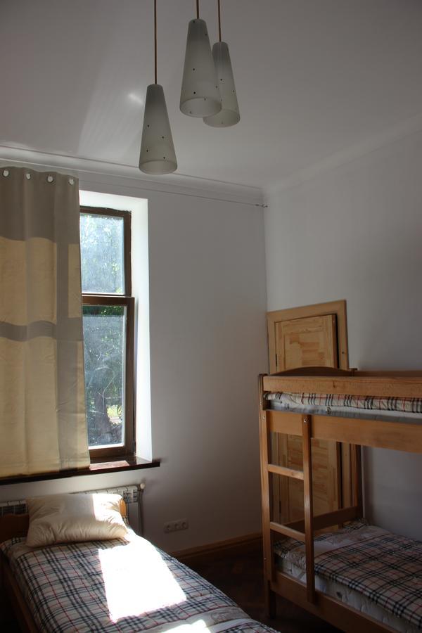 Hostel Mif อิวาโน-ฟรานกิฟสเก ภายนอก รูปภาพ