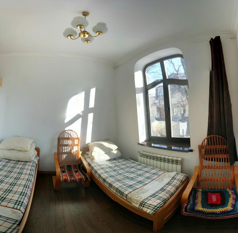 Hostel Mif อิวาโน-ฟรานกิฟสเก ภายนอก รูปภาพ
